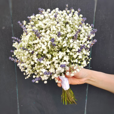 Букет невесты с гипсофилой и лавандой
