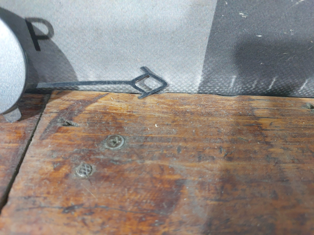 Заглушка буксировочного крюка Jaguar F-Pace 16-20 Б/У Оригинал HK8317F011BA