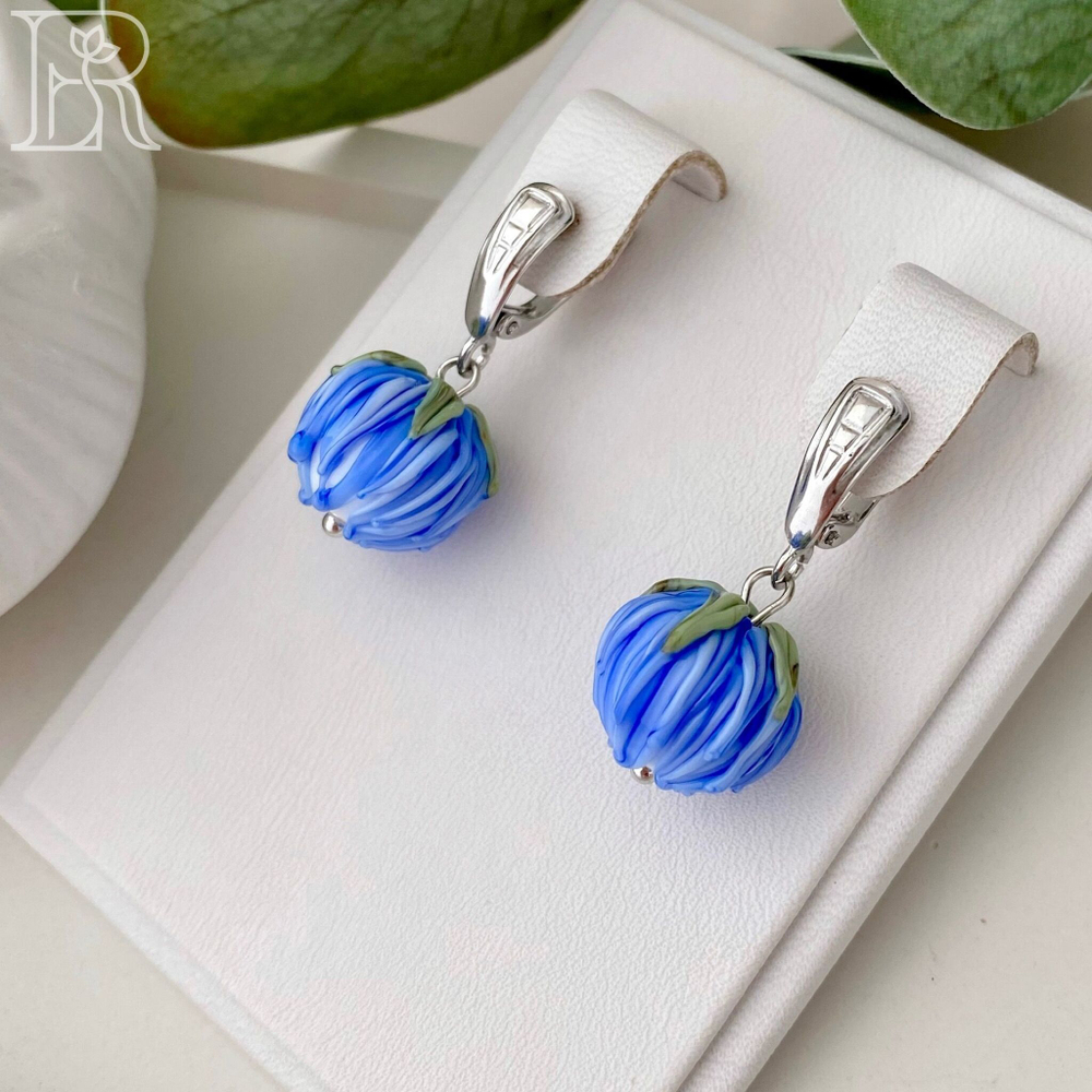 LEFIREL' Серьги серебряные женские "Клевер" с цветами из муранского стекла / ювелирные украшения из родированного серебра 925
