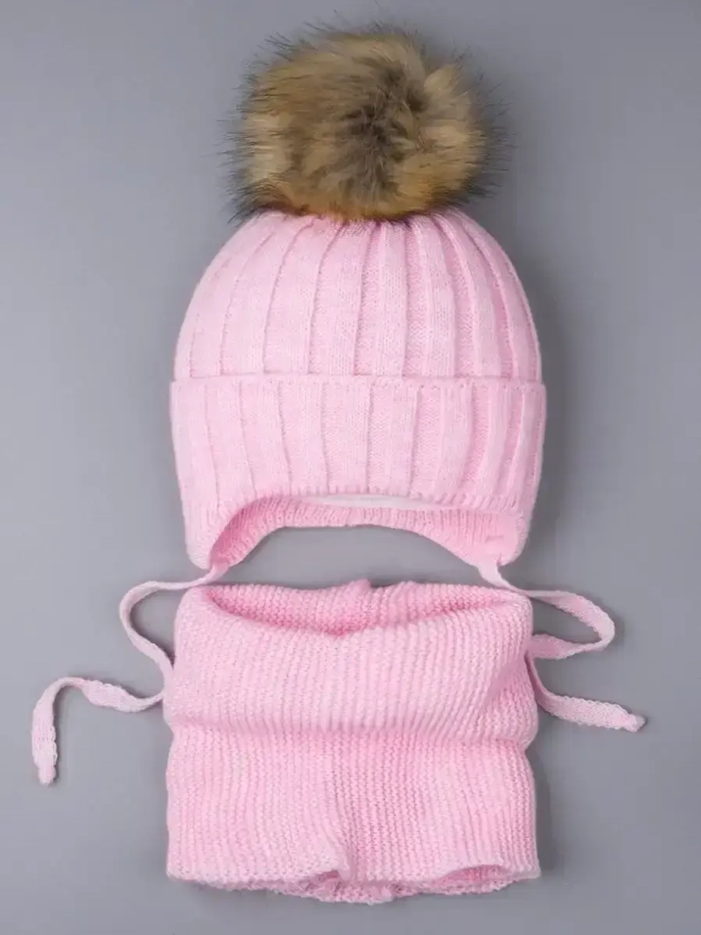 Шапка зимняя для девочки и снуд вязаные