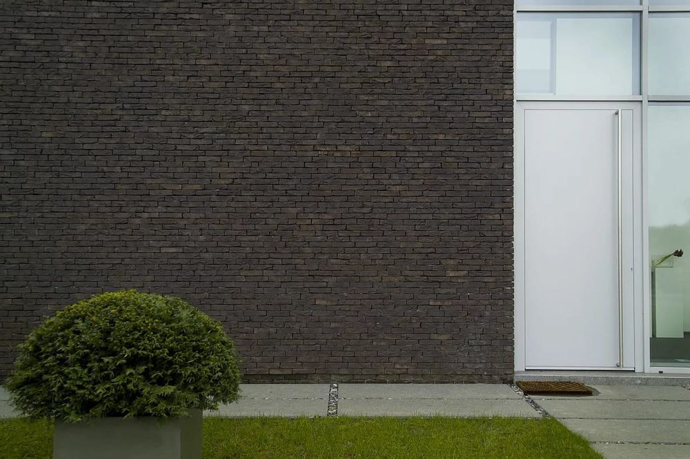 Кирпич ручной формовки облицовочный Nelissen, Manganese Black, WF50, 210x100x50