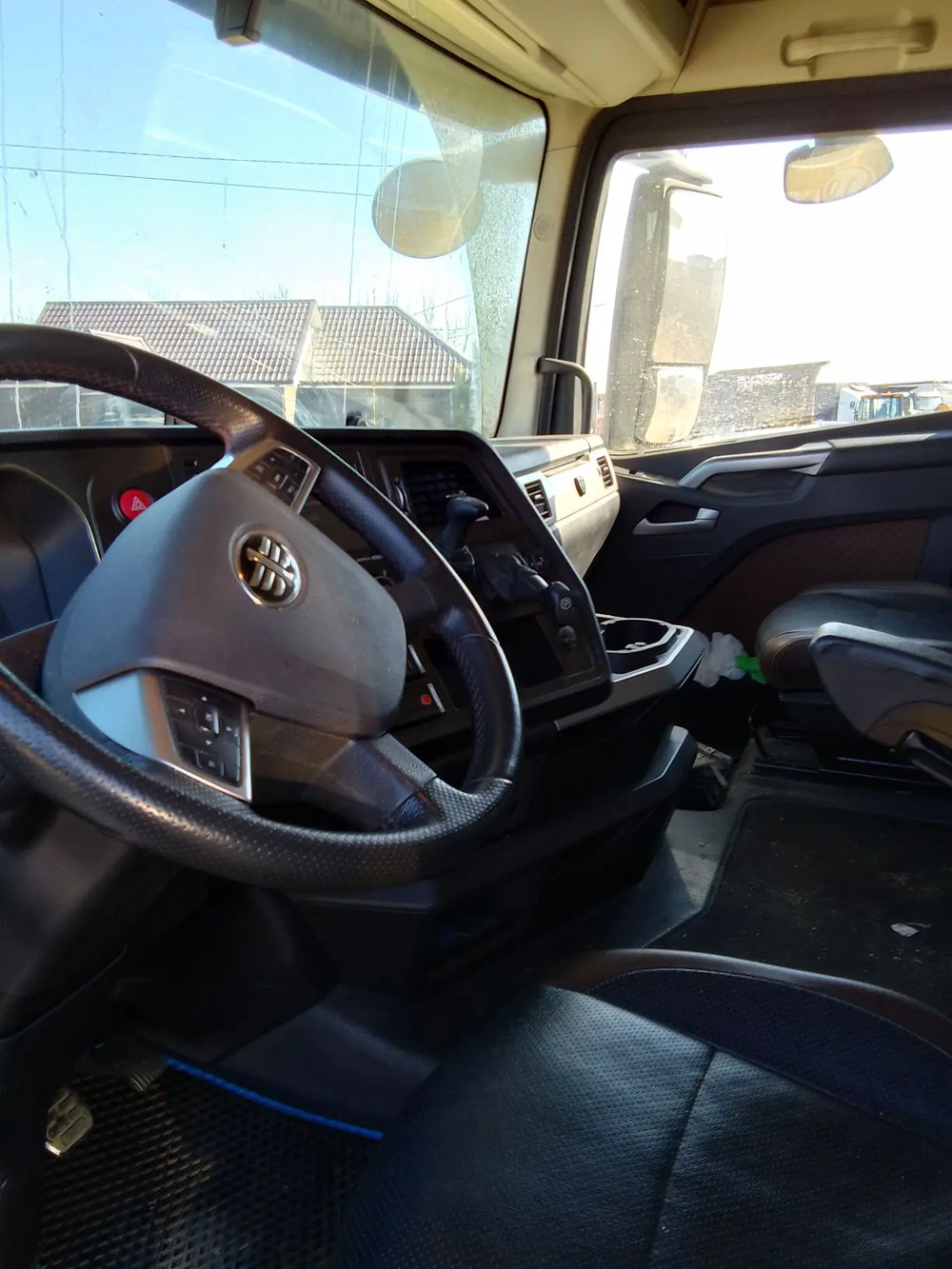 FAW J7 4x2 Седельный тягач CA4180P77K25E5 (Дизельный, 12,5 л, 553 л.с., АТ)