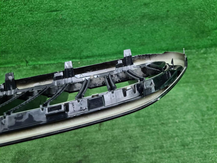 Решетка радиатора правая BMW 5er G30 (2017-2020)