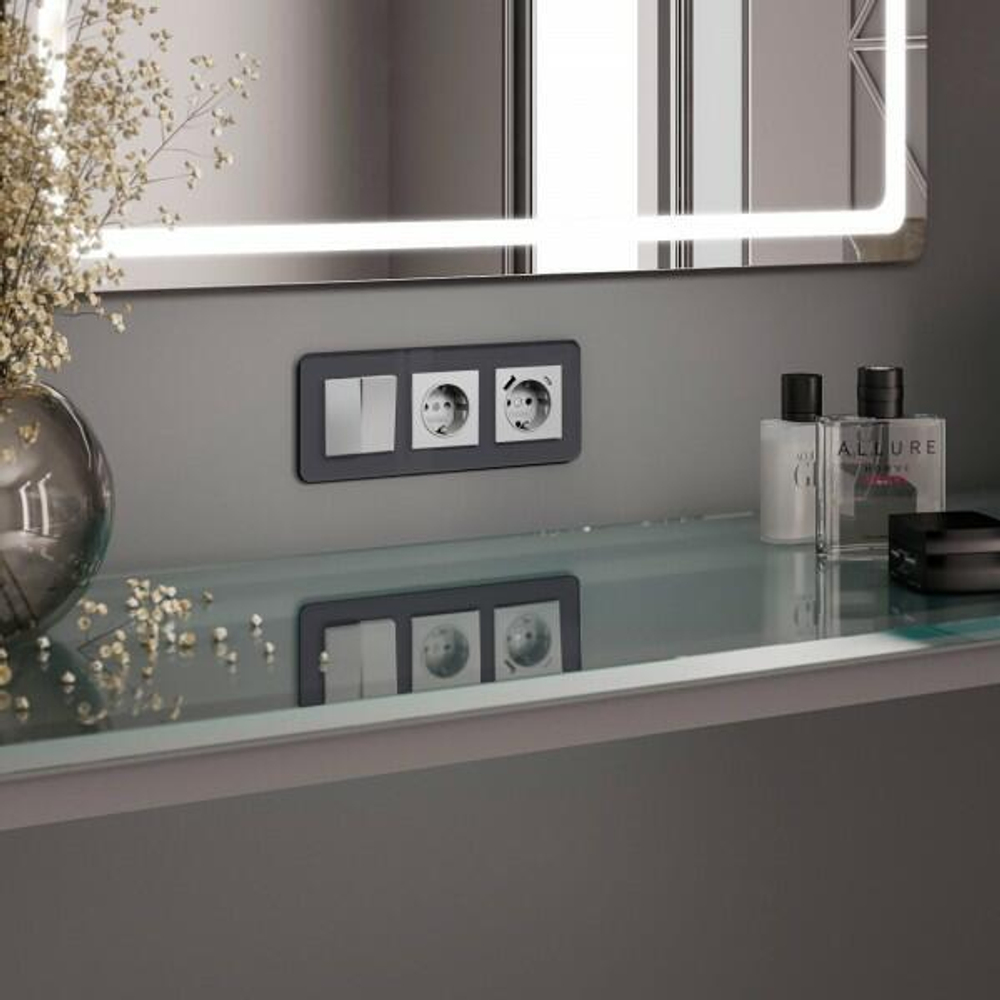 Рамка на 3 поста Elite (графит, стекло)