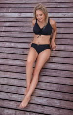 Однотонные плавки с металлическим украшением (Размер: L) (Цвет: черный)