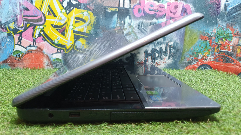 Ноутбук Toshiba i3/4Gb/GT 740M 2Gb