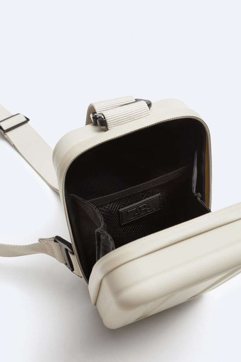 ZARA ЖЕСТКАЯ СУМКА-КОРОБОЧКА С ПЛЕЧЕВЫМ РЕМНЕМ, ЭКРЮ