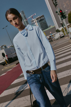 ZARA БЛУЗКА ИЗ ПОПЛИНА С ЗАВЯЗКОЙ, ГОЛУБОЙ