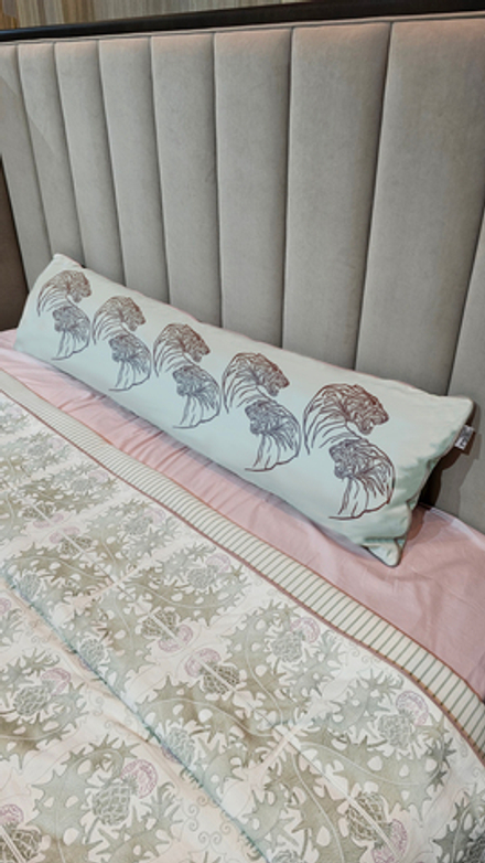 Длинная подушка "Амурский тигр"