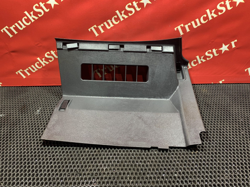 Накладка салона правая