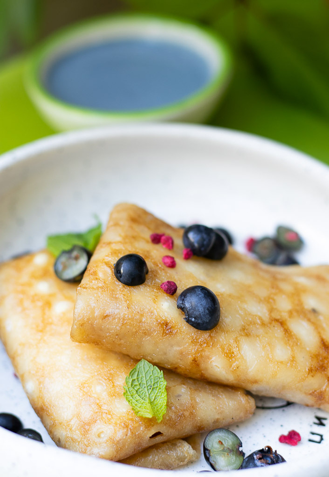 БЛИНЫ С ТОФУ ТВОРОГОМ И КЕШЬЮ СОУСОМ