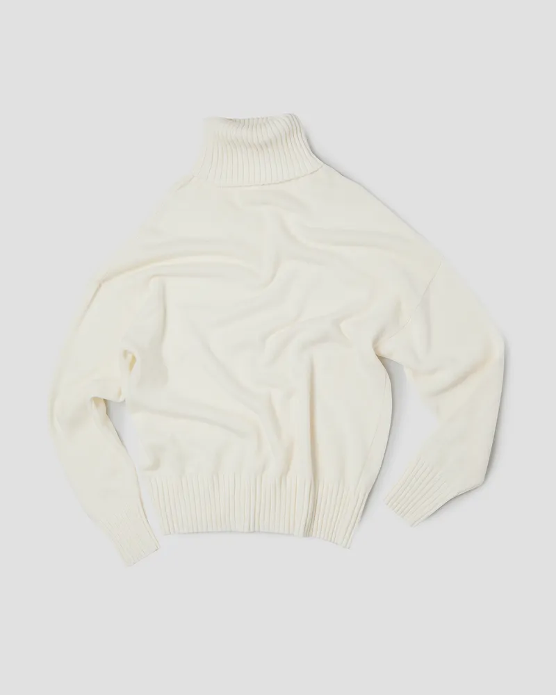 Свитер из шерсти с высоким воротником молочный
