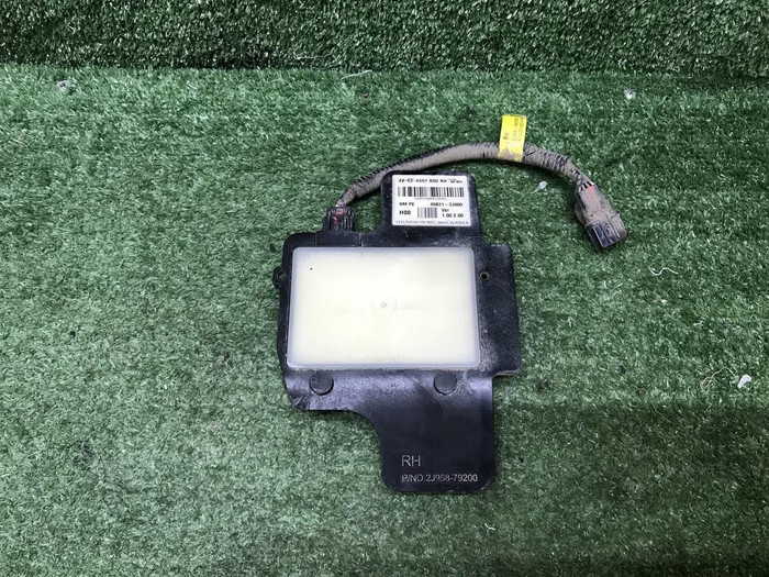 Датчик слепых зон правый Kia Mohave 1 HM (16-20)