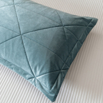 Велюровое покрывало в клетку с наволочками OVL040