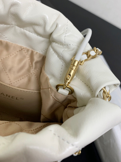 Chanel 22 Mini Handbag 20 cm
