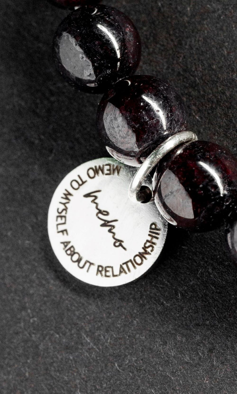 Браслет "Memo about Soulmate" из граната 8 мм с подвеской