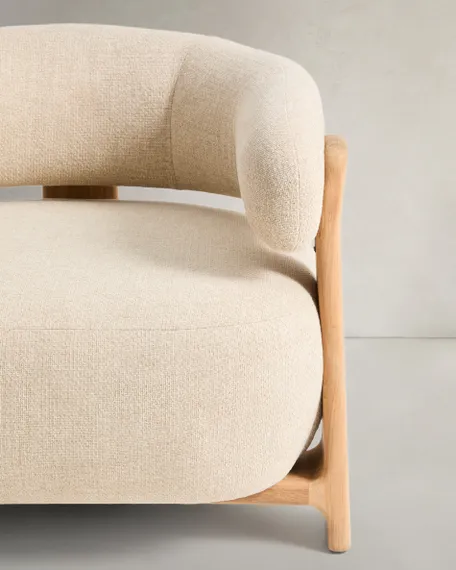 Уличное кресло Granite бежевое с ножками из тикового дерева