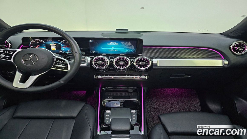 Mercedes-Benz GLB-Class X247 GLB220 (06.2021)
