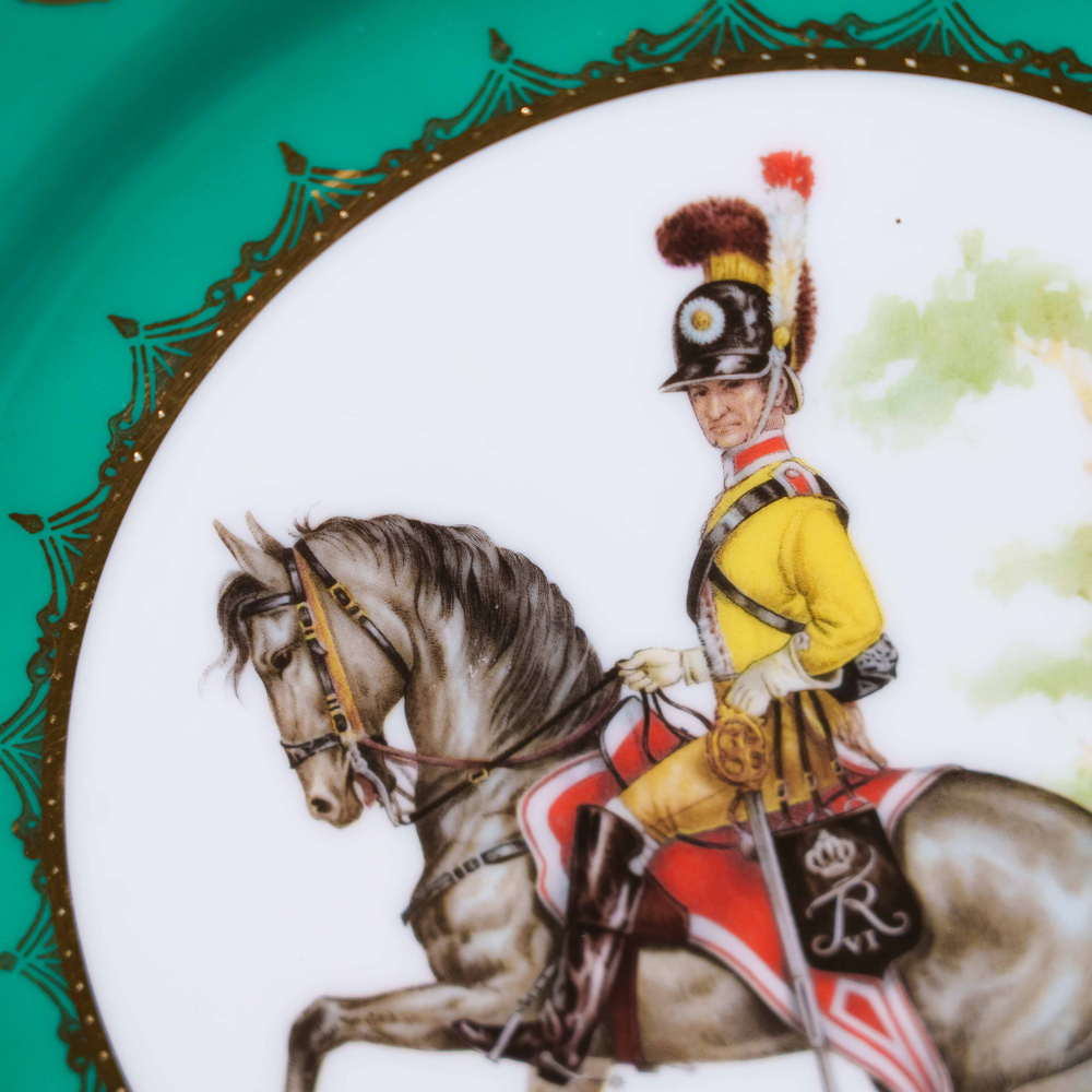 Декоративная тарелка «Кавалерист XVIII века»