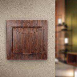 Розетка Intro Plano 1-203-10 2P+E Schuko с крышкой 16А-250В IP20 СУ венге