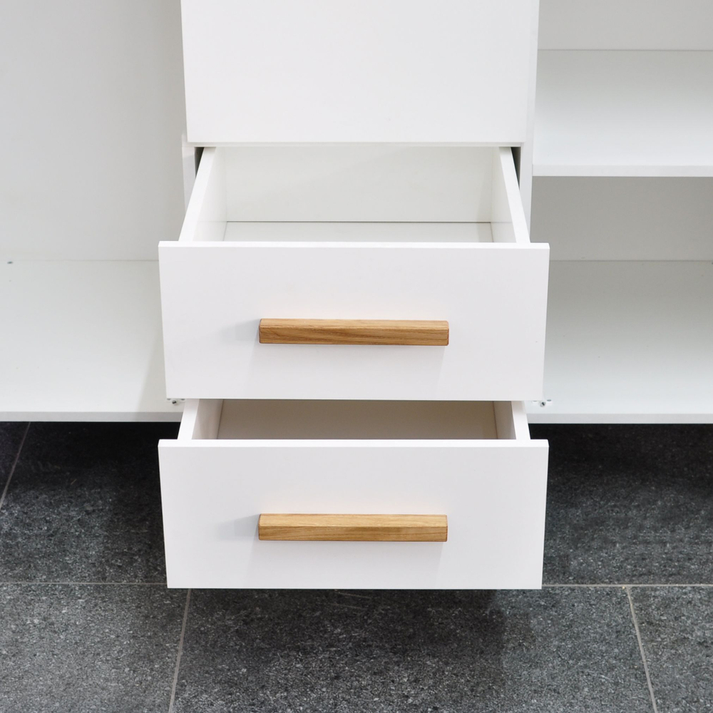 Шкаф детский для одежды Чек распашной белый, трехдверный