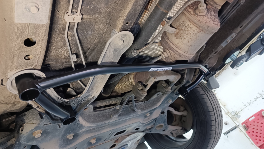 Распорка передняя нижняя Chery Tiggo 8 Pro, 7 Pro Max, Jaecco j7 (ПОД ЗАКАЗ)