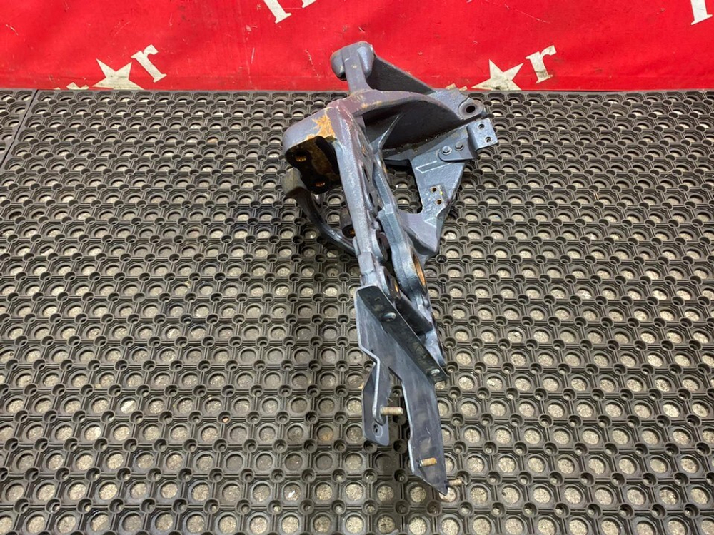 Кронштейн рессоры передней левый 2019г.