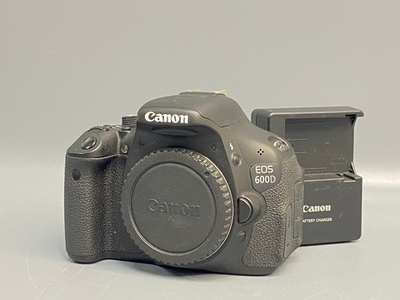 Canon EOS 600D 5100 кадров
