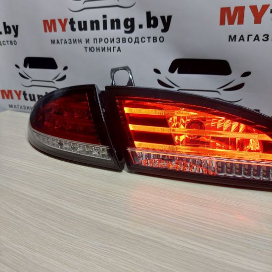 Задние фонари Seat Leon 2 red white led