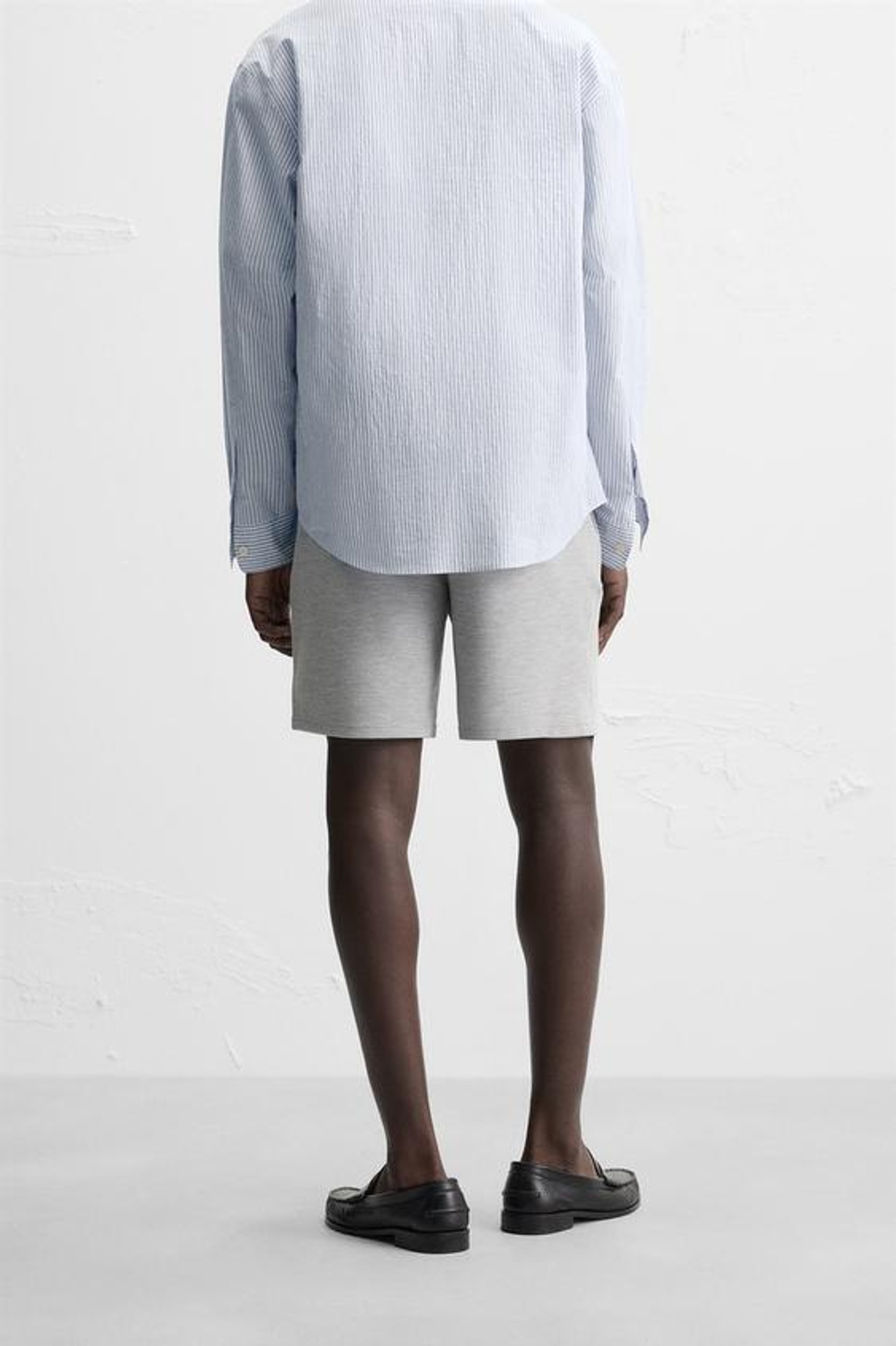 ZARA ШОРТЫ КОМФОРТНОЙ ПОСАДКИ ИЗ РЕЛЬЕФНОЙ ТКАНИ, СЕРЫЙ