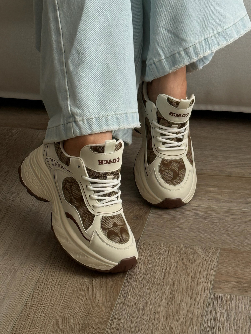 Кроссовки из натуральной кожи