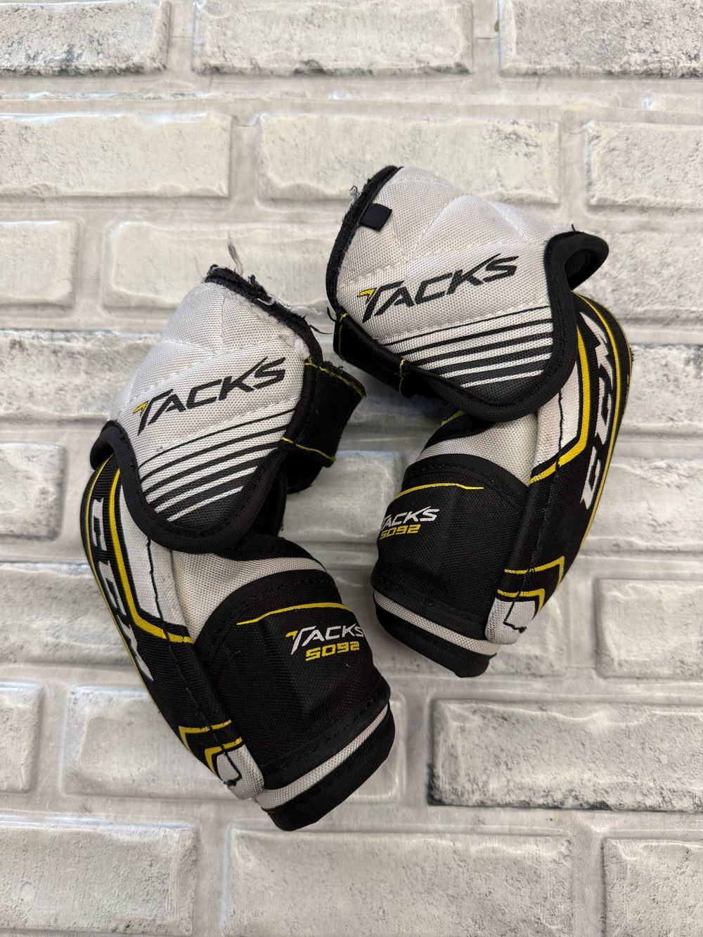 CCM tacks 5092 JR M