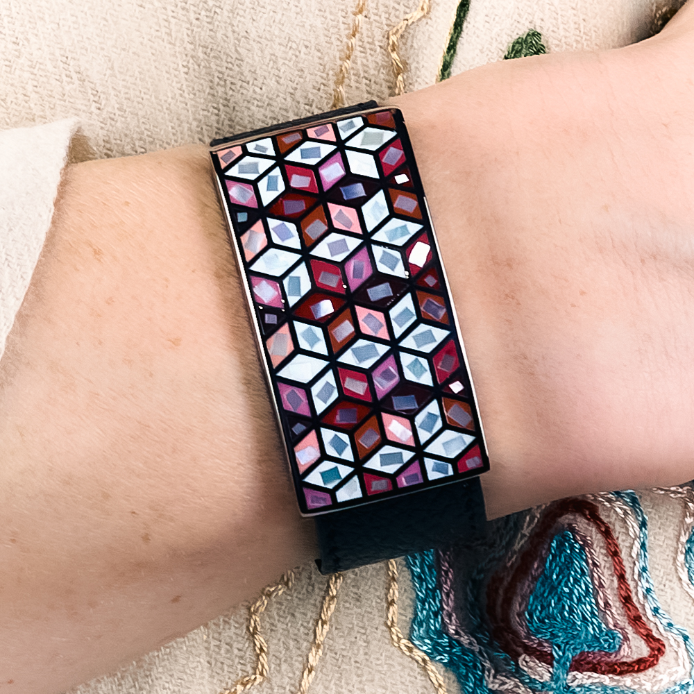 Браслет Fiore Luna на черном кожаном ремешке CB13209-1