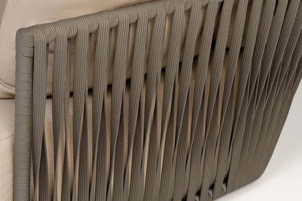 "Форли" диван 2-местный плетеный из роупа, каркас алюминий светло-серый (RAL7035) муар, роуп серо-коричневый 23мм, ткань Mossle бежевая