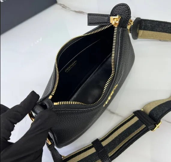 Сумка через плечо Prada черный