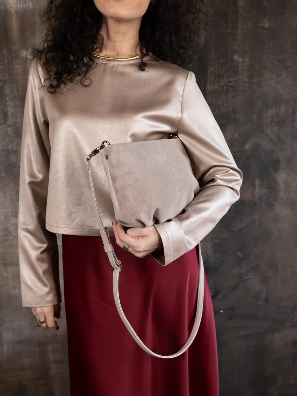 Сумка через плечо маленькая натуральная замша