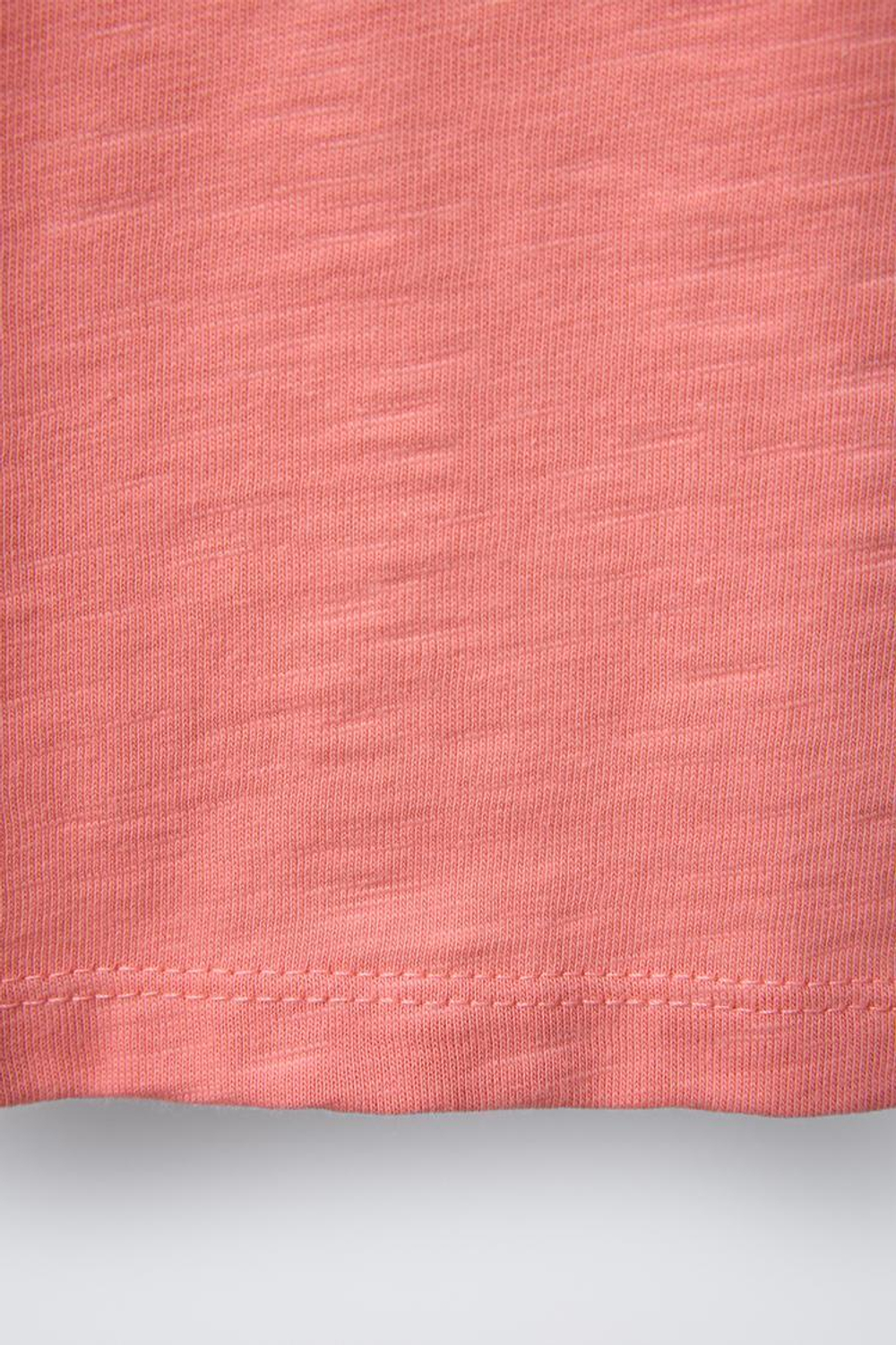 ZARA ОДНОТОННАЯ ФУТБОЛКА ИЗ РЕЛЬЕФНОЙ ТКАНИ, РОЗОВАТЫЙ