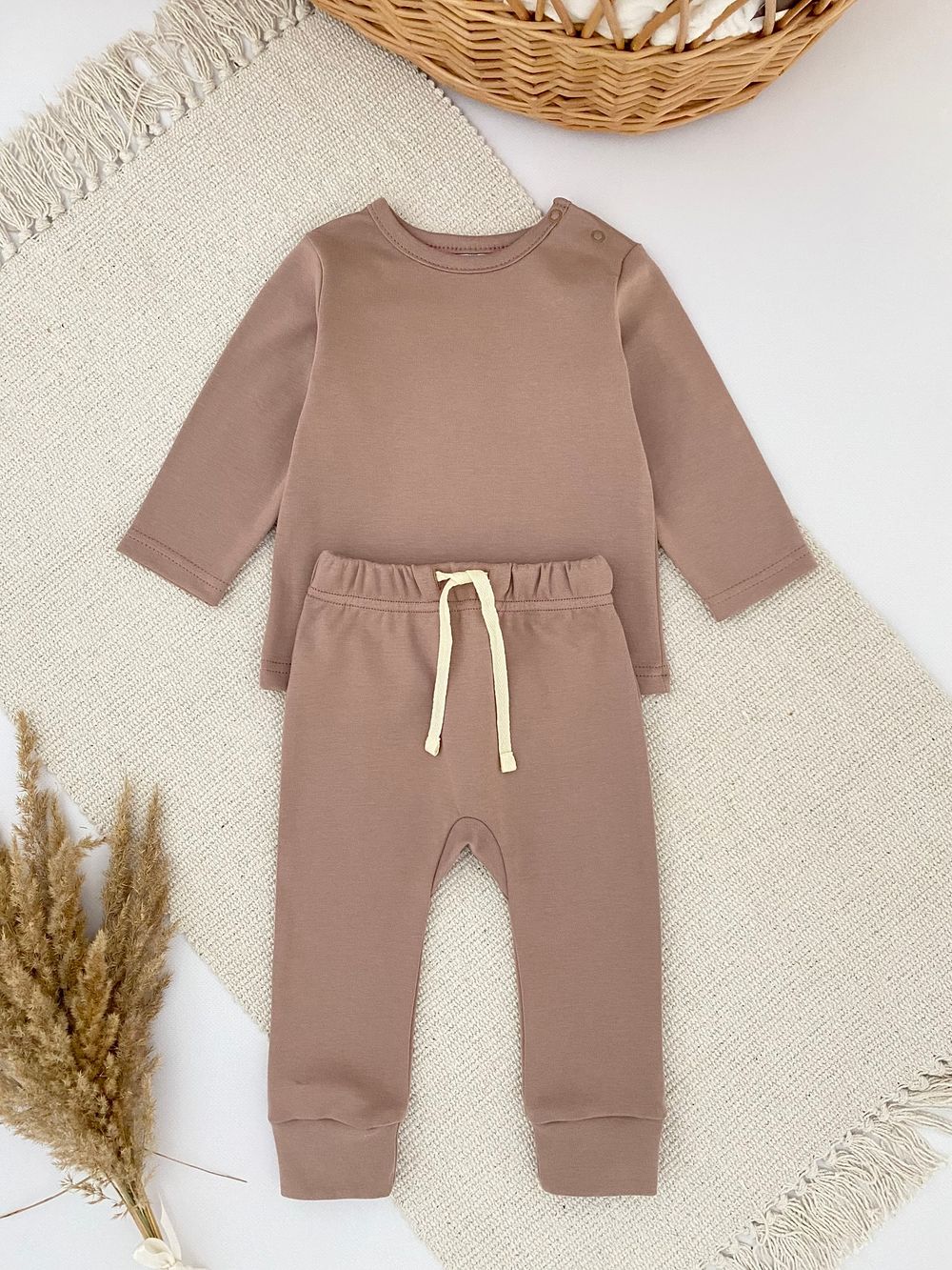 Комплект  (штанишки + кофточка)