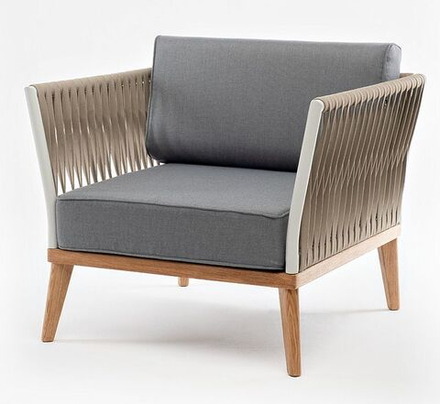 "Касабланка" кресло плетеное из роупа, основание дуб, каркас алюминий светло-серый (RAL7035) муар, роуп серо-коричневый 23мм, ткань серая