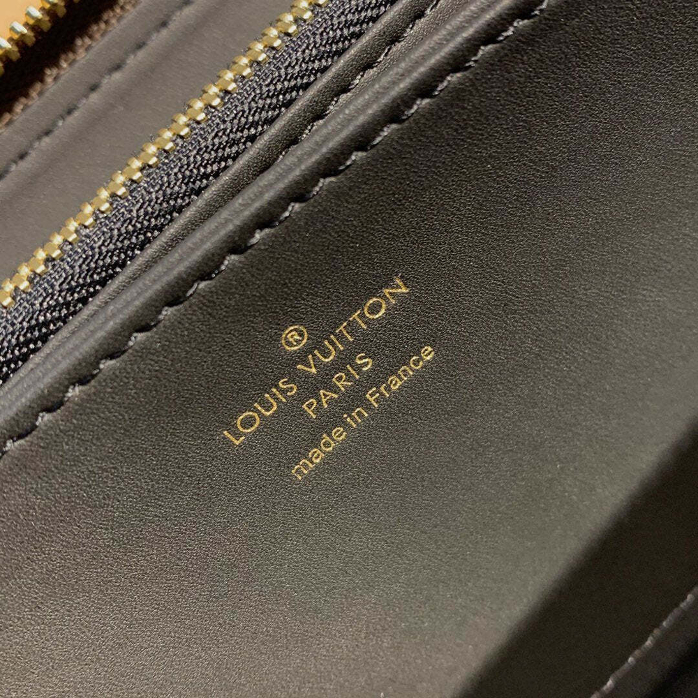 Louis Vuitton Zippy Wallet