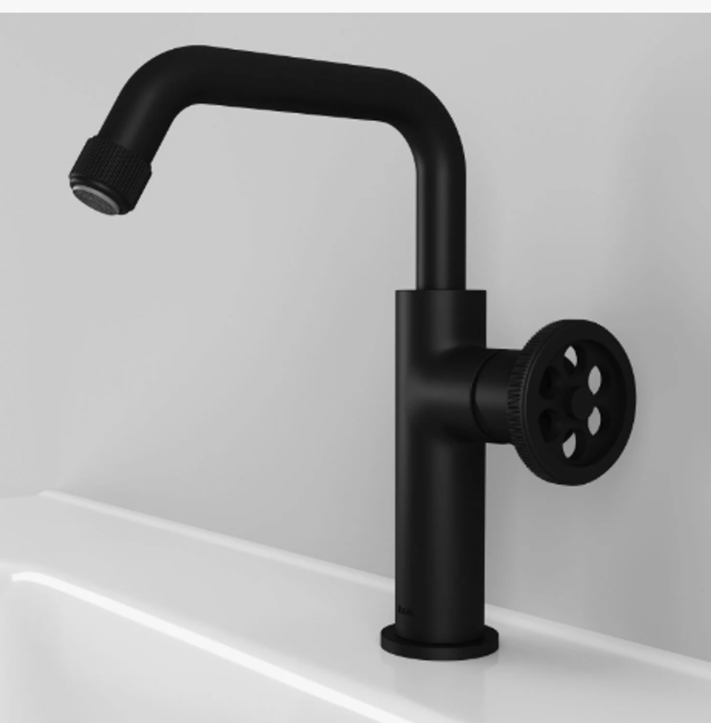 Вывод IDDIS "GRANGE" GRABLR0i01  Смеситель д/умывальника черн.