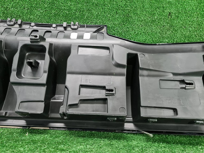 Накладка крышки багажника BMW X6 G06 (2019-н.в.) (В пленке)