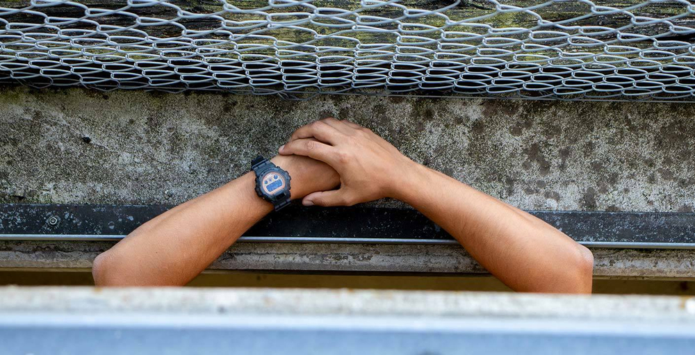 Японские наручные часы Casio G-SHOCK DW-6900LS-1ER с хронографом