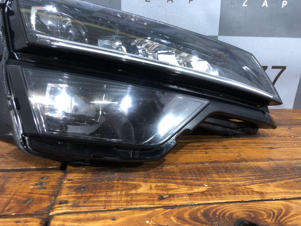 Фара правая LED Skoda Karoq 17-нв Б/У Оригинал 57B941016D
