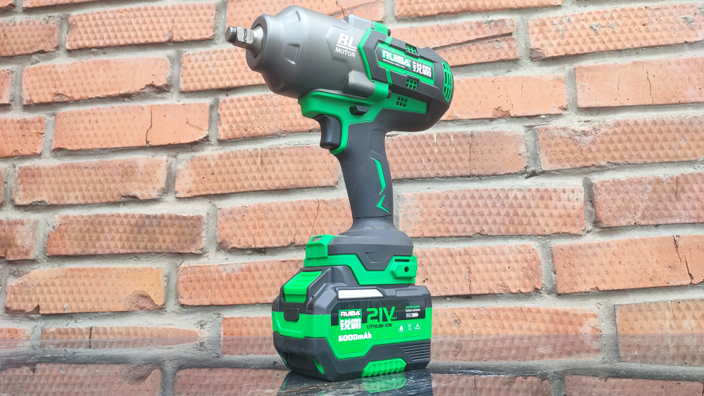 Профессиональный гайковерт Ruiba RB-818