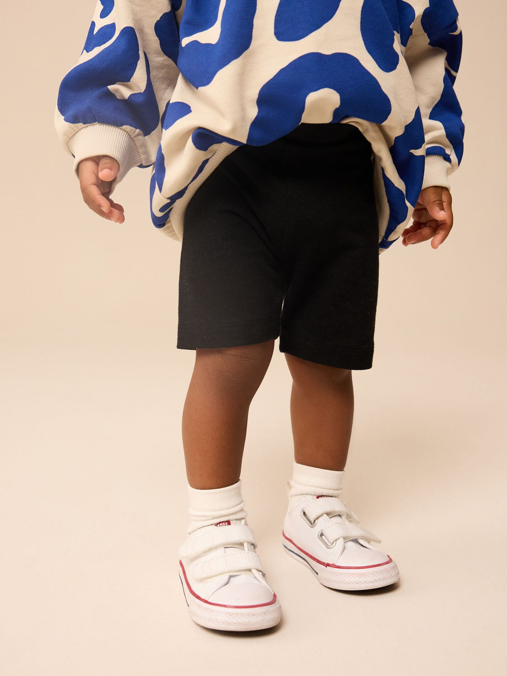 Толстовка и шорты в комплекте для мальчика Next E60-685, Молочный, Черный