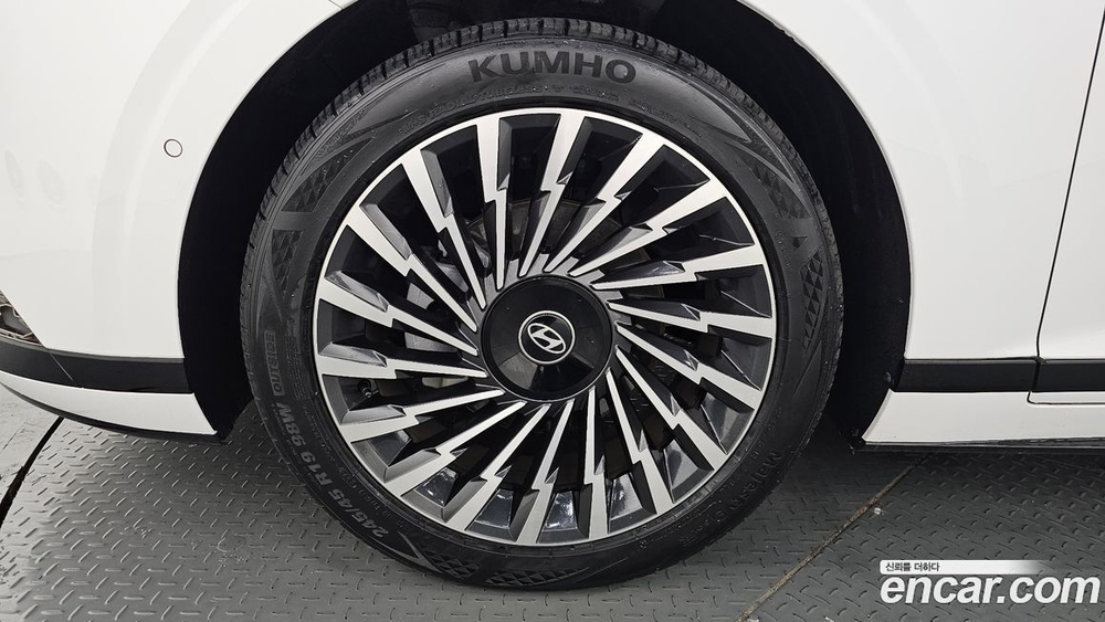 Hyundai Grandeur (Azera) Hybrid (GN7) Calligraphy (03.2023)