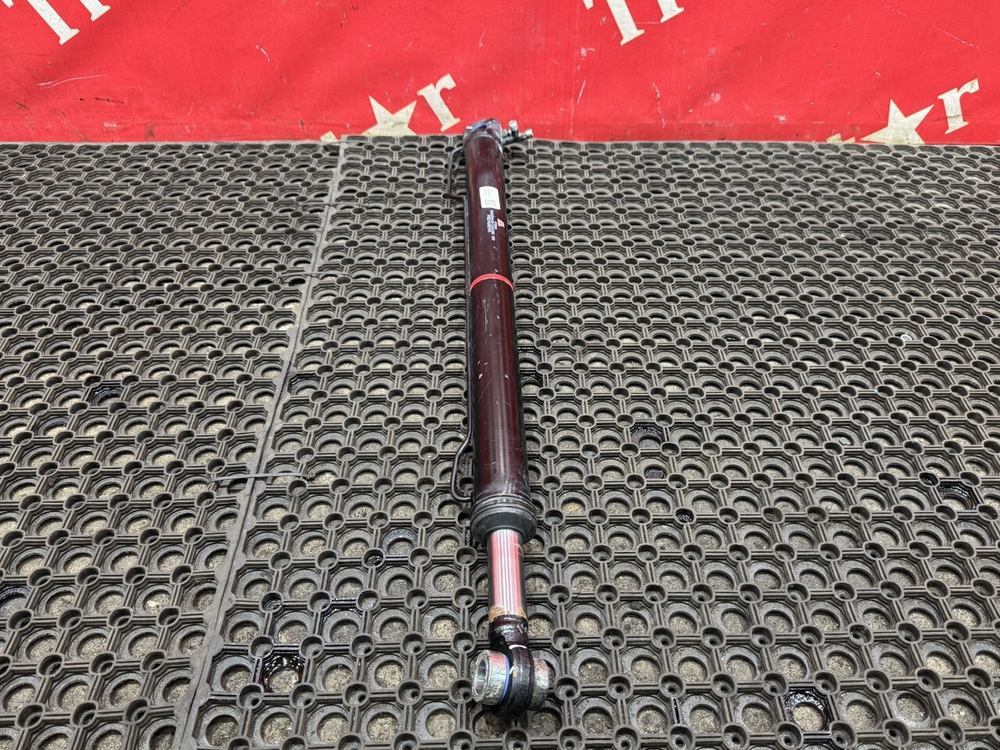 Цилиндр подъема кабины 2023г.