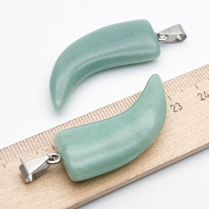 Подвеска Клык, авантюрин, размер 40*17 мм, цена за 1 шт