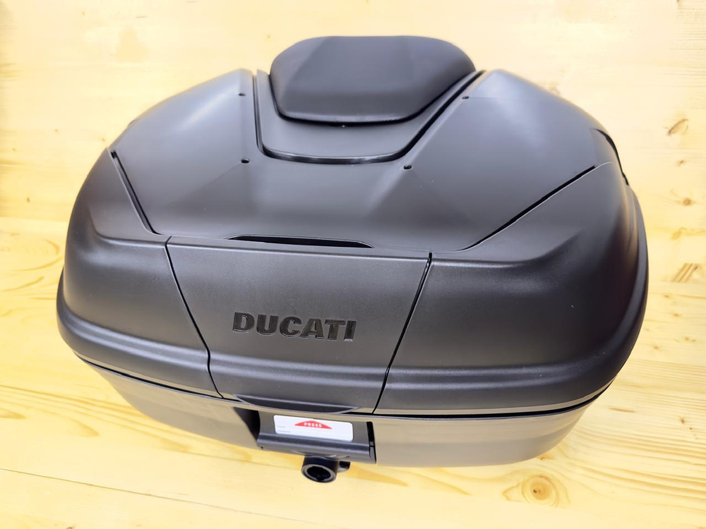 Ducati Performance Кофр задний верхний 96782371AA , 96781531CA , 96781532CA